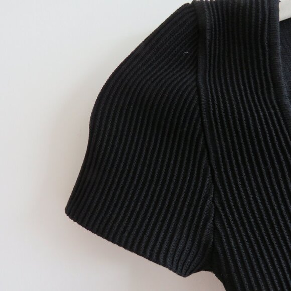 Aritzia Black Ribbed Crop Top - Picture 5 of 13